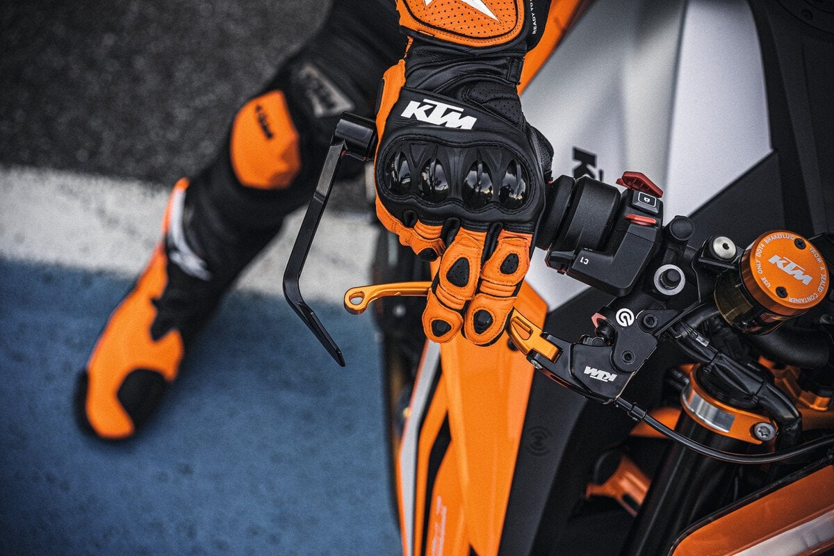 KTM KIYAFET